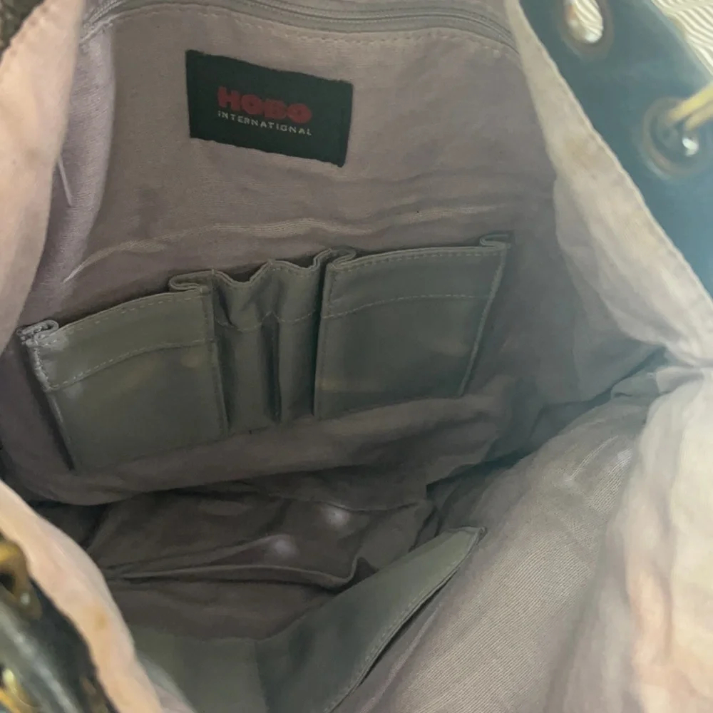 Hobo International brand shoulder bag - Picture 6 of 8